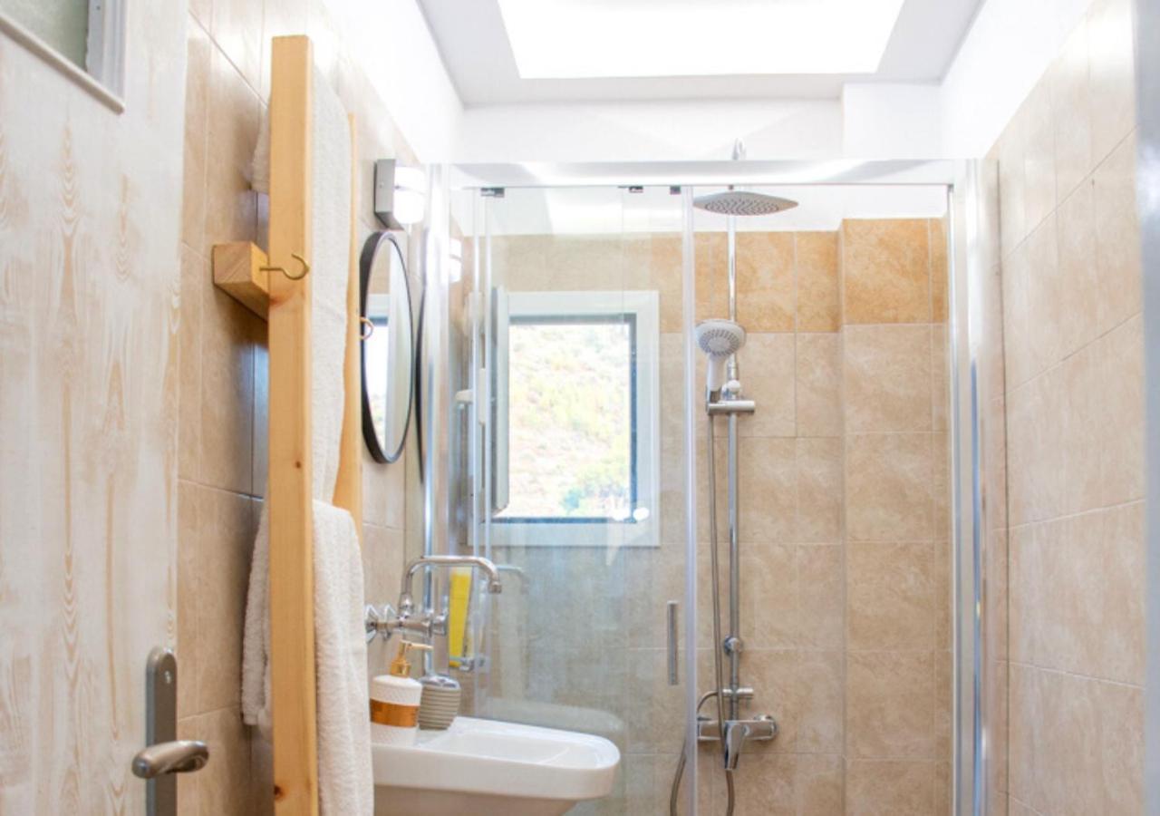 Summer Feel Suites Poros Town Luaran gambar