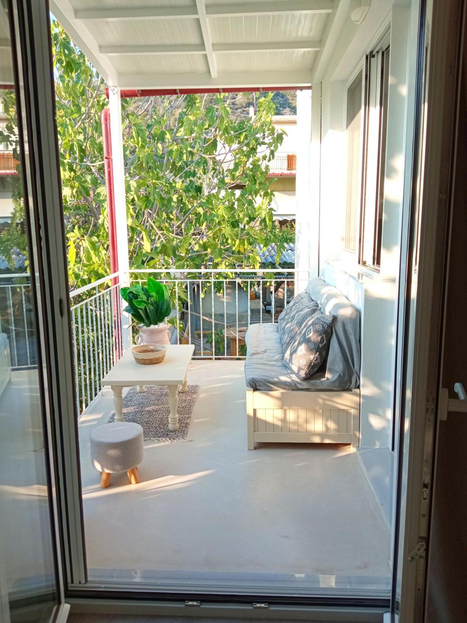 Summer Feel Suites Poros Town Luaran gambar
